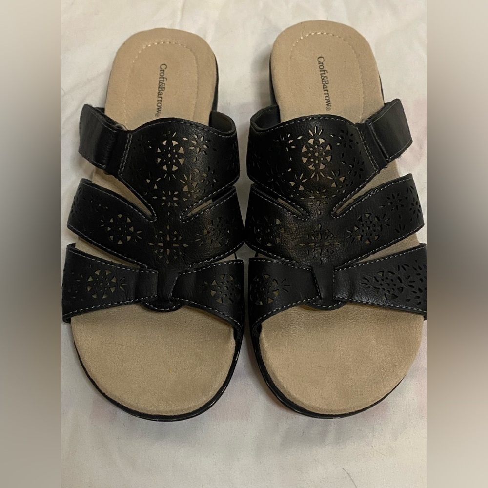 NWOT. Women’s Croft & Barrow Poppins Black Sandals, 6.5